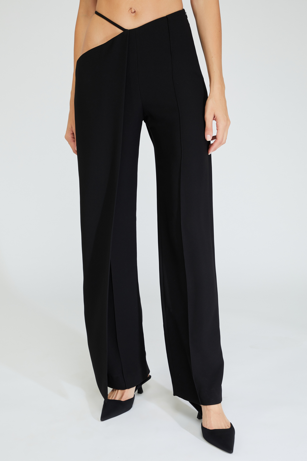 Black trousers with a low waist rent or buy out from 220 AED in Dubai. Make  your order online on Cloudset