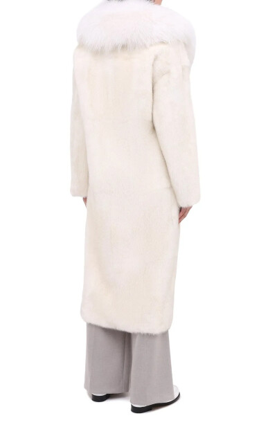 Image 3 of Valentino White Fur coat straight cut