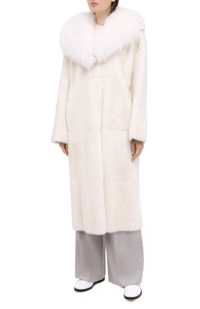 Image 2 of Valentino White Fur coat straight cut