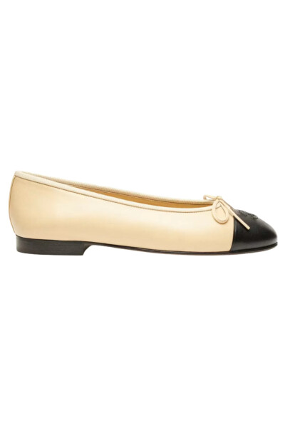 Image of Chanel Beige Leather Flats