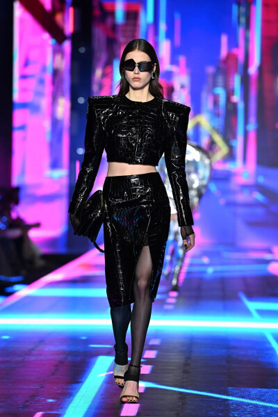 Image 2 of Dolce & Gabbana Black Cropped Single-breasted Jacket With Alligator Print